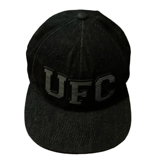 UFC Ultimate Fighting Champion SnapBack black gray hat - Picture 1 of 7